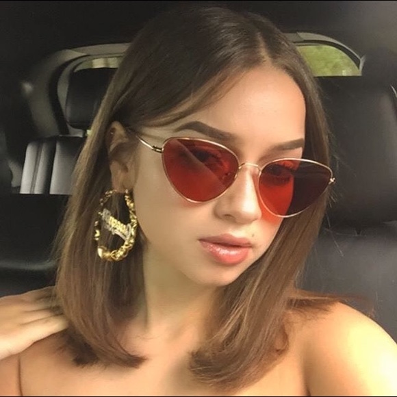 Red Oval Frames - Picture 7 of 8